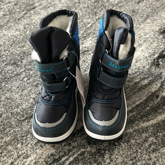 Toddler boys size 10 Navy blue winter snow boots by Apatowa. NWTs - Picture 1 of 4